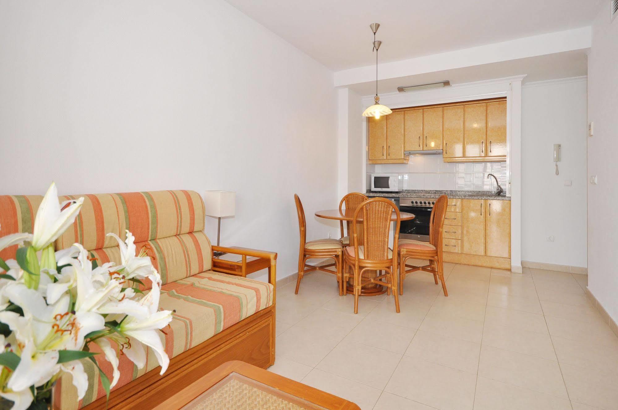 קלפה Apartamentos Ambar Beach Unitursa מראה חיצוני תמונה